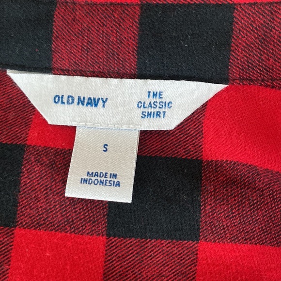 Old Navy black and red lumbar jack small button up blouse - Picture 6 of 8